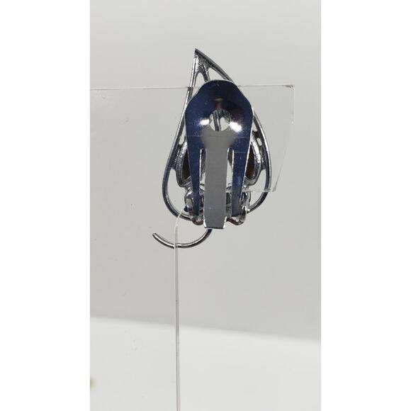 Vintage Earrings Leaf With Emerald Green Rhinestones Clip On Silver Toned - Picture 10 of 10